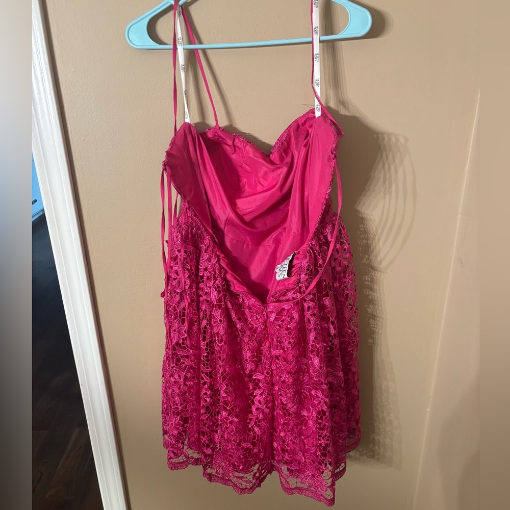 Fifteen roses Floral Lace mini A-line Damas Dress in Begonia 12 - Picture 3 of 6